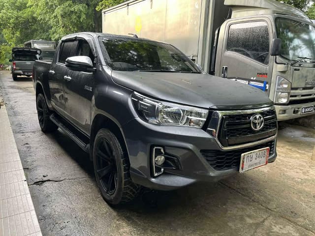 2019 TOYOTA Hilux