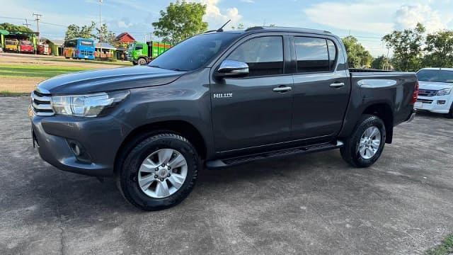 2017 TOYOTA Hilux