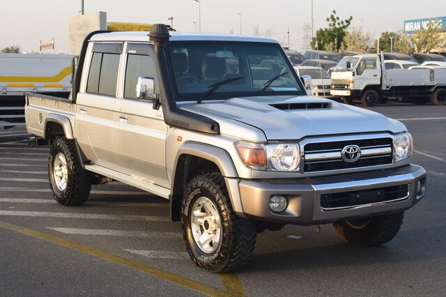 2019 TOYOTA Land Cruiser