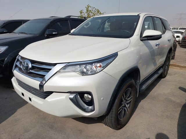 2018 TOYOTA Fortuner