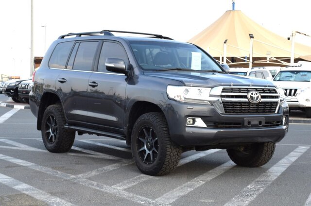 2019 TOYOTA Land Cruiser, 