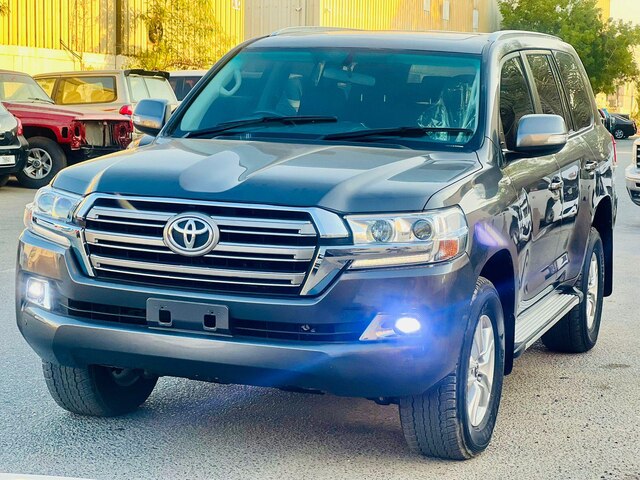 2020 TOYOTA Land Cruiser