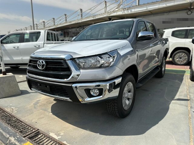 2024 TOYOTA Hilux