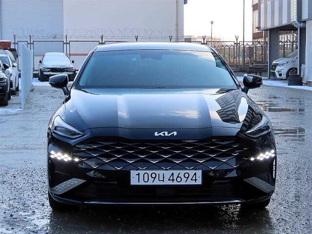 2023 KIA K8