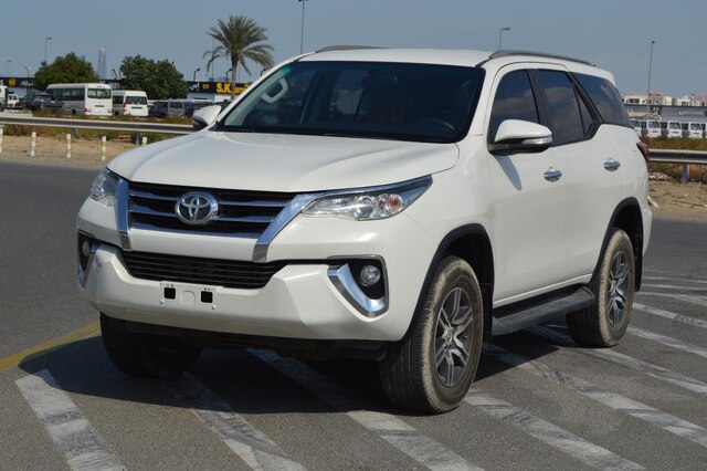 2017 TOYOTA Fortuner