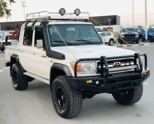 2016 TOYOTA Land Cruiser