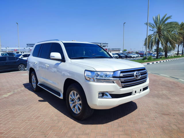 2016 TOYOTA Land Cruiser