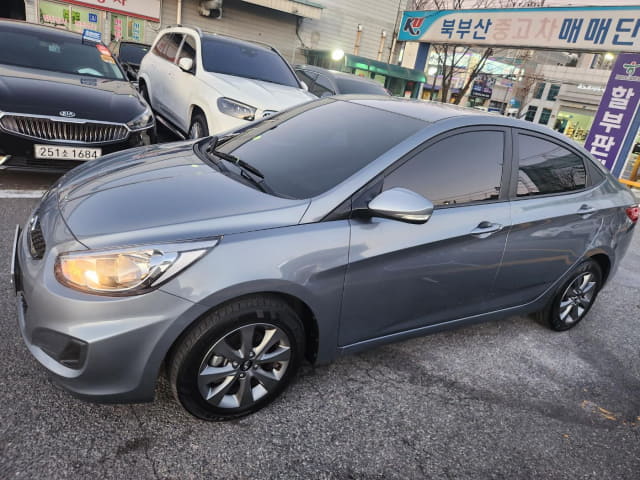 2019 HYUNDAI Accent