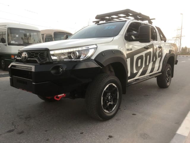 2019 TOYOTA Hilux