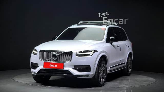 2017 VOLVO XC90