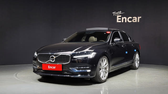 2019 VOLVO S90