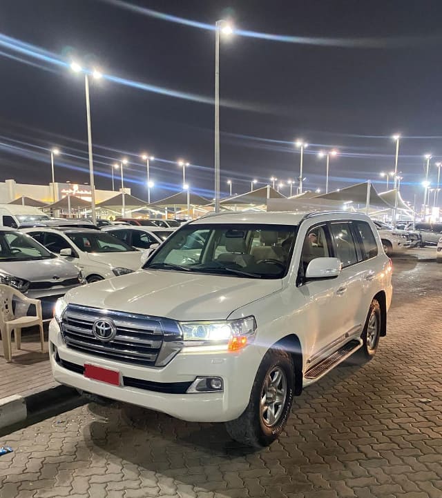 2019 TOYOTA Land Cruiser