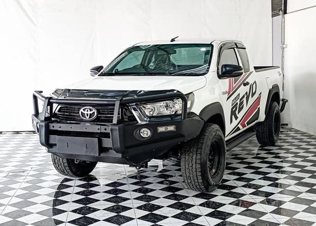 2021 TOYOTA Hilux