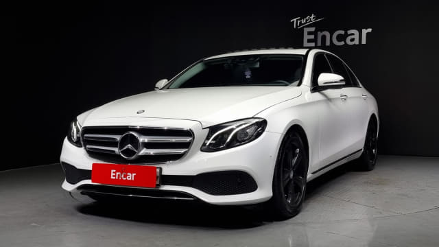 2017 MERCEDES-BENZ E-Class