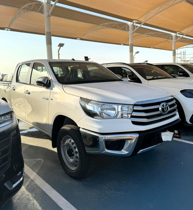 2023 TOYOTA Hilux