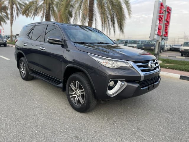 2019 TOYOTA Fortuner