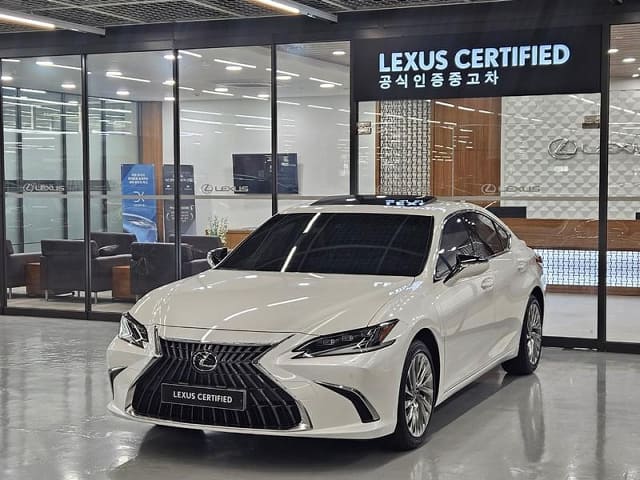 2023 LEXUS ES