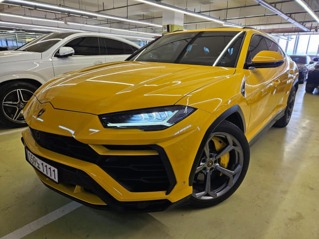 2019 Lamborghini URUS