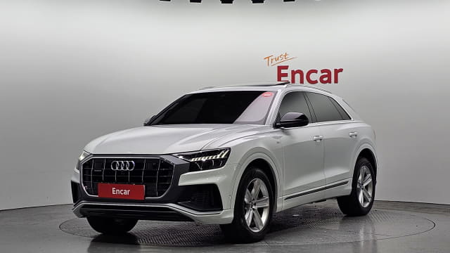 2020 AUDI Q8