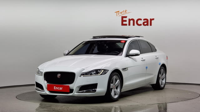 2017 JAGUAR XF