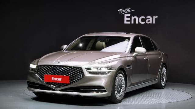 2021 Genesis G90