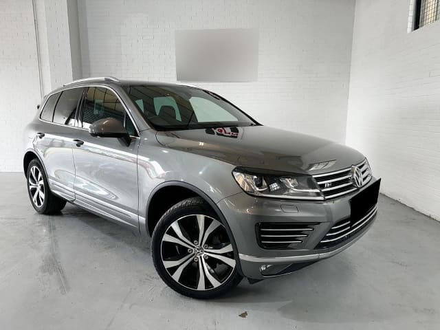 2016 VOLKSWAGEN Touareg