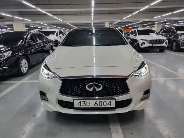 2017 Infiniti Q30