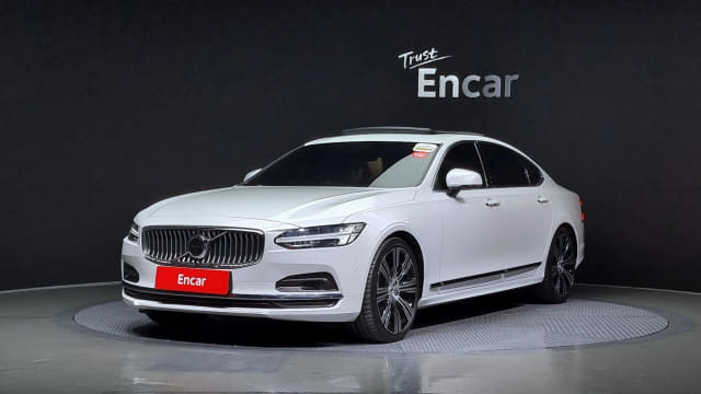 2021 VOLVO S90