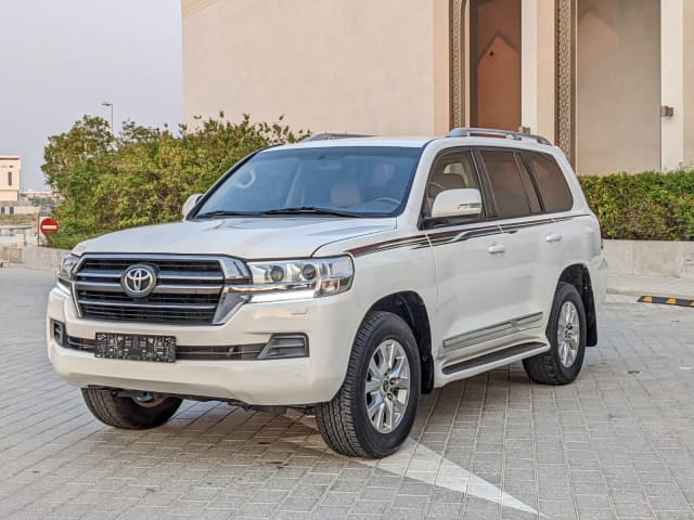 2020 TOYOTA Land Cruiser