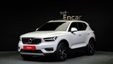 2022 VOLVO XC40