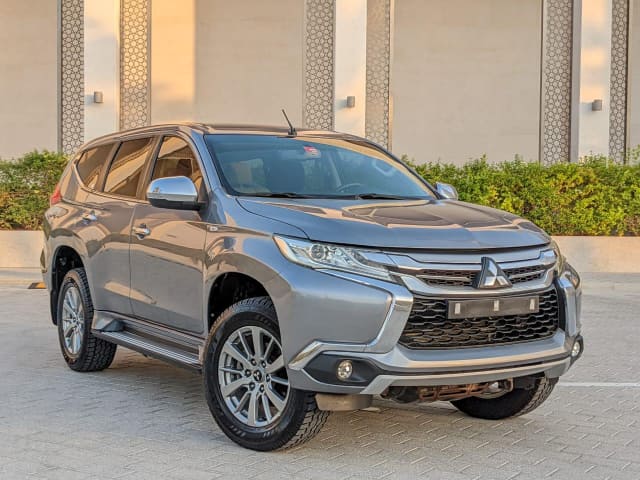 2017 MITSUBISHI Montero