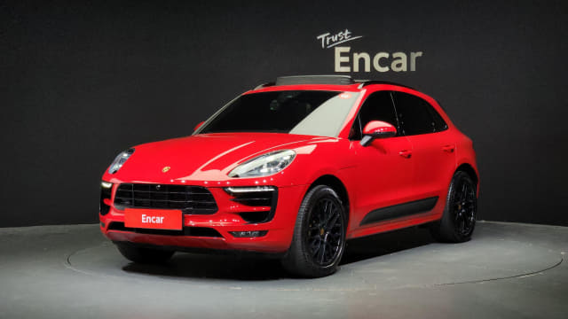 2018 Porsche MACAN, 