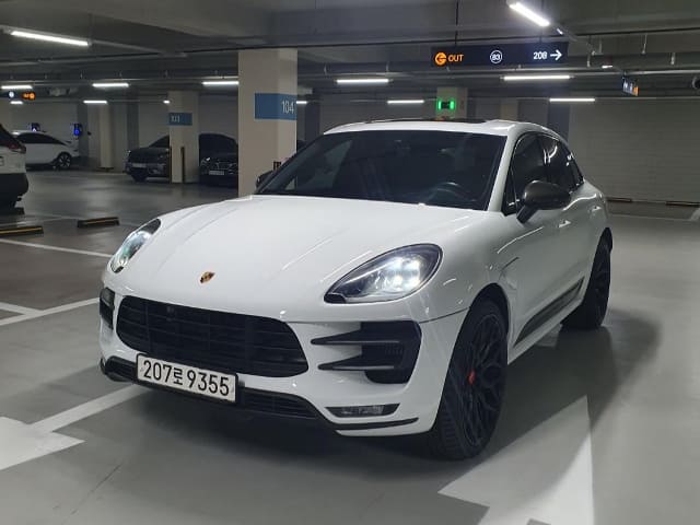 2017 Porsche MACAN