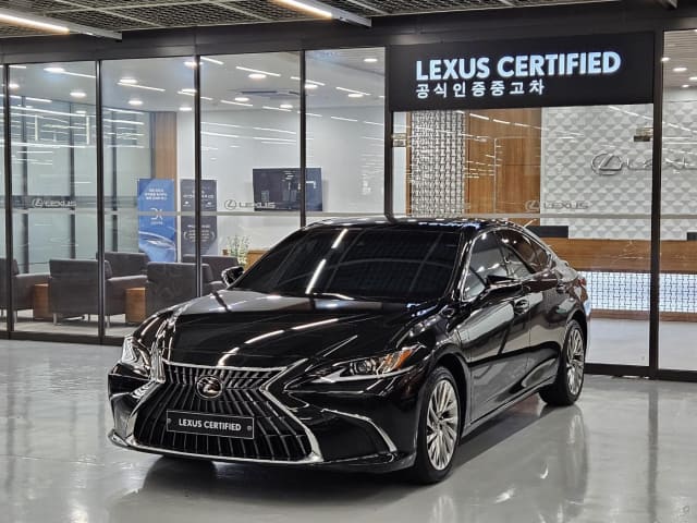 2023 LEXUS ES