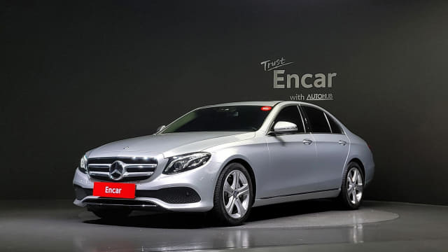 2017 MERCEDES-BENZ E-Class