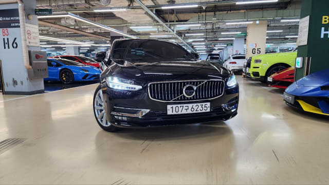 2020 VOLVO S90