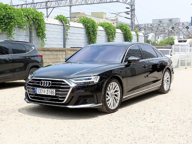 2020 AUDI A8