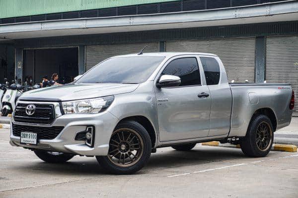 2020 TOYOTA Hilux