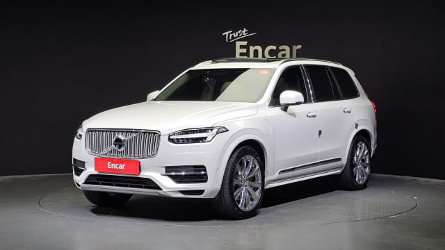 2019 VOLVO XC90