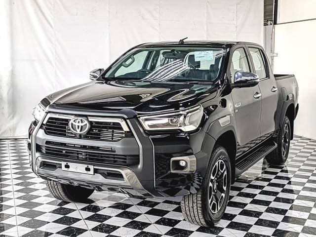 2024 TOYOTA Hilux