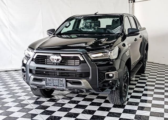 2024 TOYOTA Hilux, 