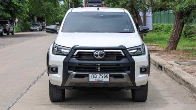 2020 TOYOTA Hilux