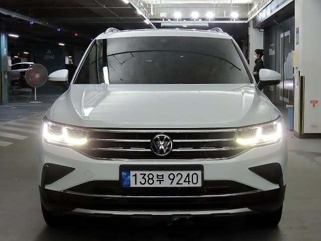 2022 VOLKSWAGEN Tiguan