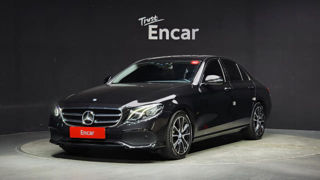 2017 MERCEDES-BENZ E-Class