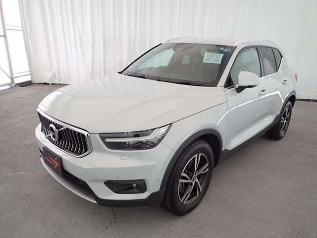 2019 VOLVO XC40