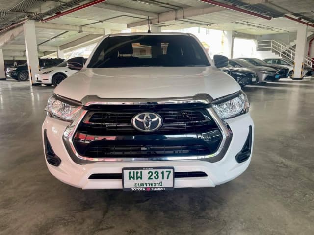 2022 TOYOTA Hilux