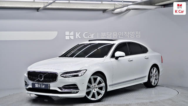 2019 VOLVO S90