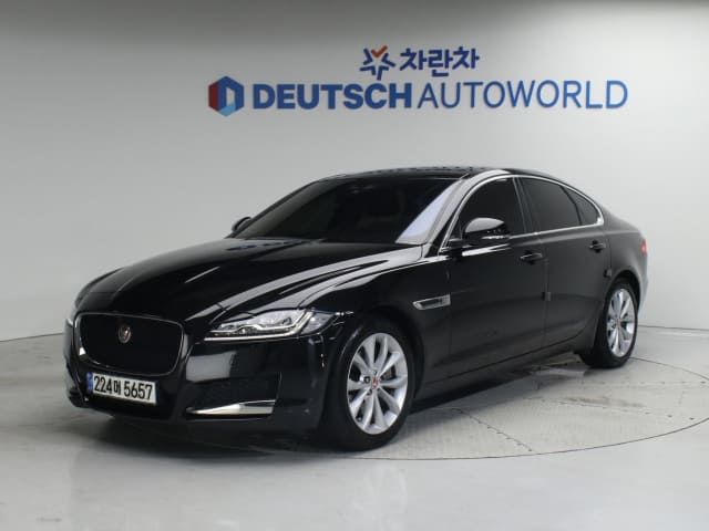 2019 JAGUAR XF