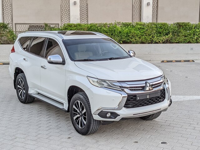 2017 MITSUBISHI Montero