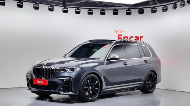 2021 BMW X7